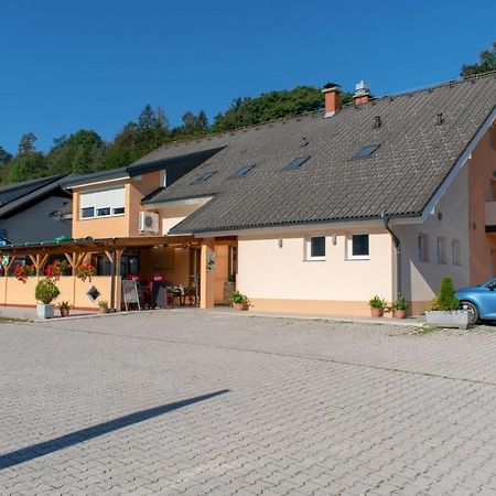 Hisa Izabela Hotel Muta Esterno foto