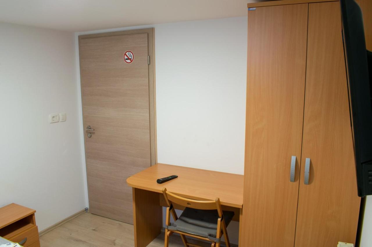 Hisa Izabela Hotel Muta Esterno foto