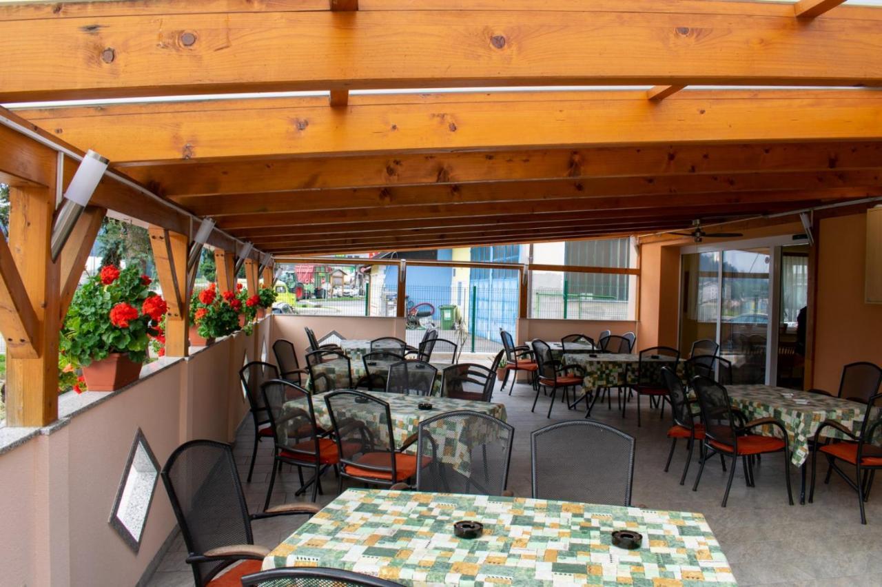 Hisa Izabela Hotel Muta Esterno foto